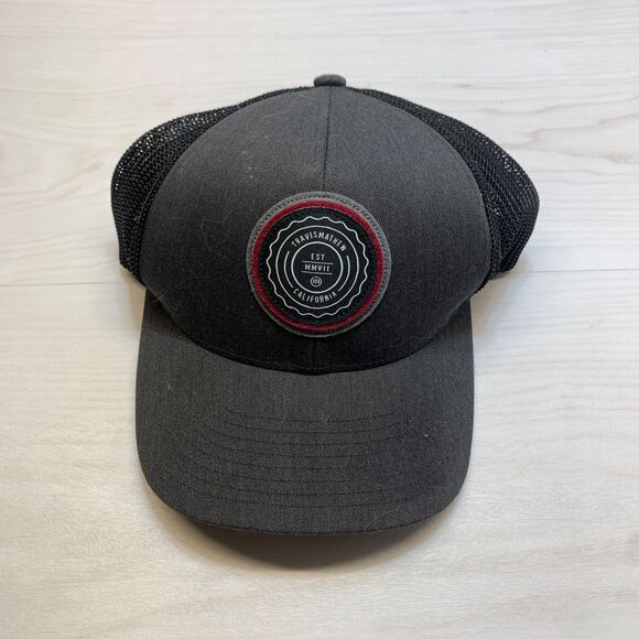 Travis Matthew Golf Hat FlexFit Tech 110 Gray Trucker Mesh Snapback Baseball Cap - Picture 2 of 9